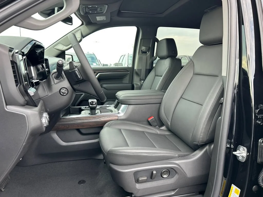 New 2026 Onyx Black GMC SLT image 18