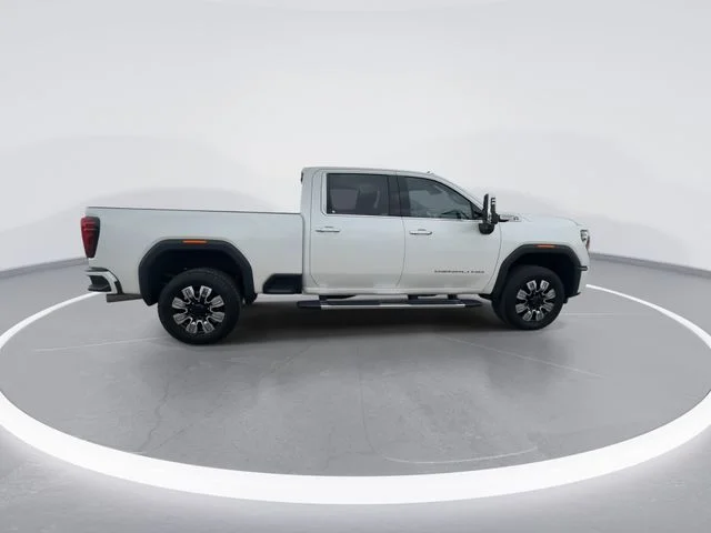 Used 2024 White GMC Denali image 9