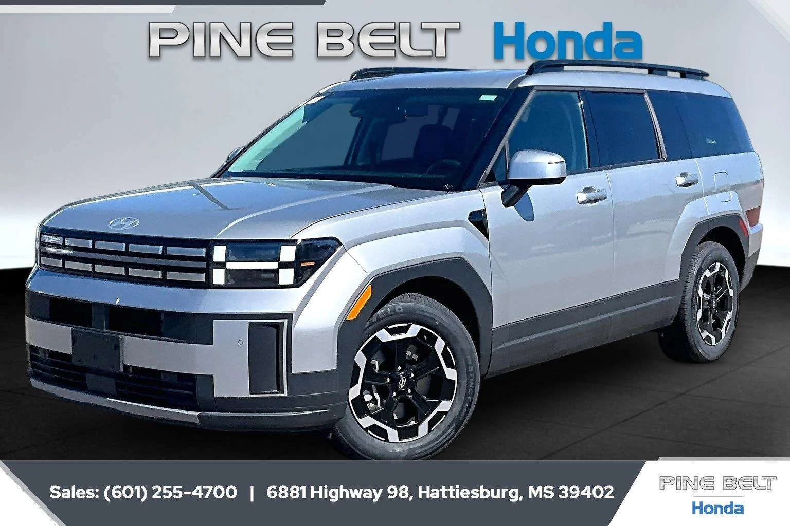 Used 2025 Shimmering Silver Hyundai SEL image 10