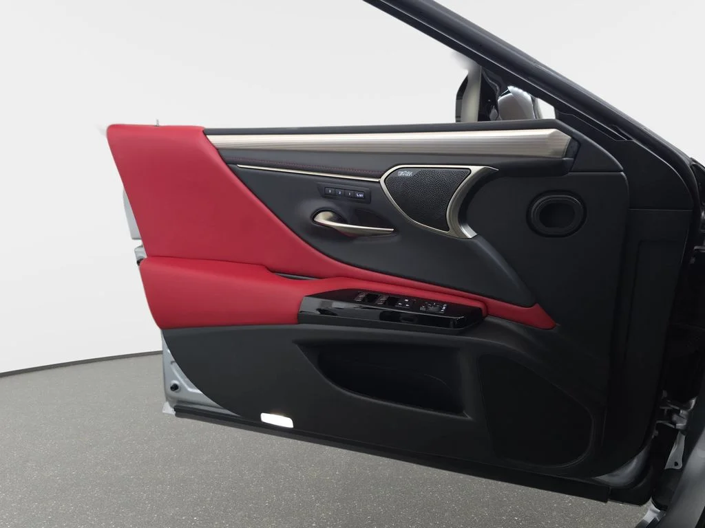 Used 2024 IRIDIUM Lexus 300h F SPORT Handling image 28