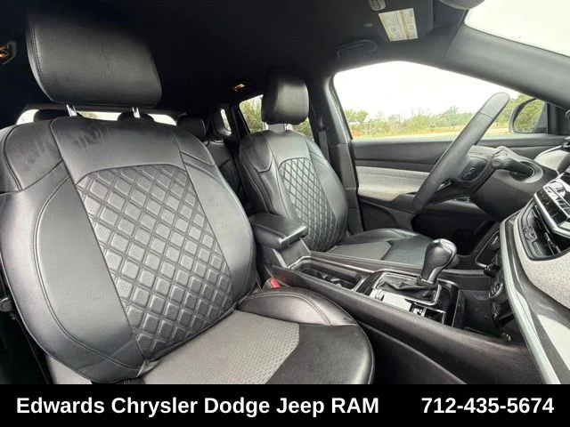 Used 2023 Gray Jeep Latitude image 34