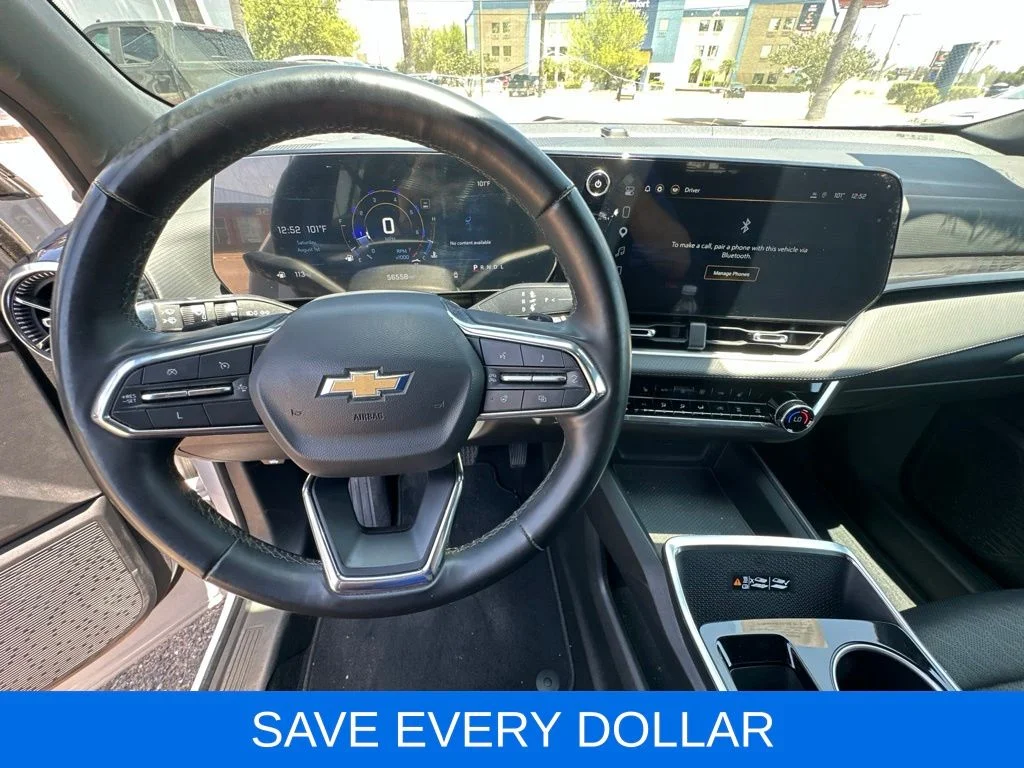 Used 2025 White Chevrolet LT image 9