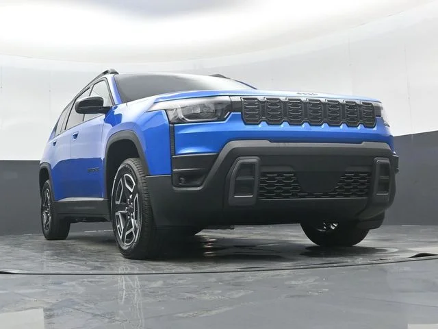 New 2026 Hydro Blue Pearl-Coat Exterior Paint Jeep Limited image 46