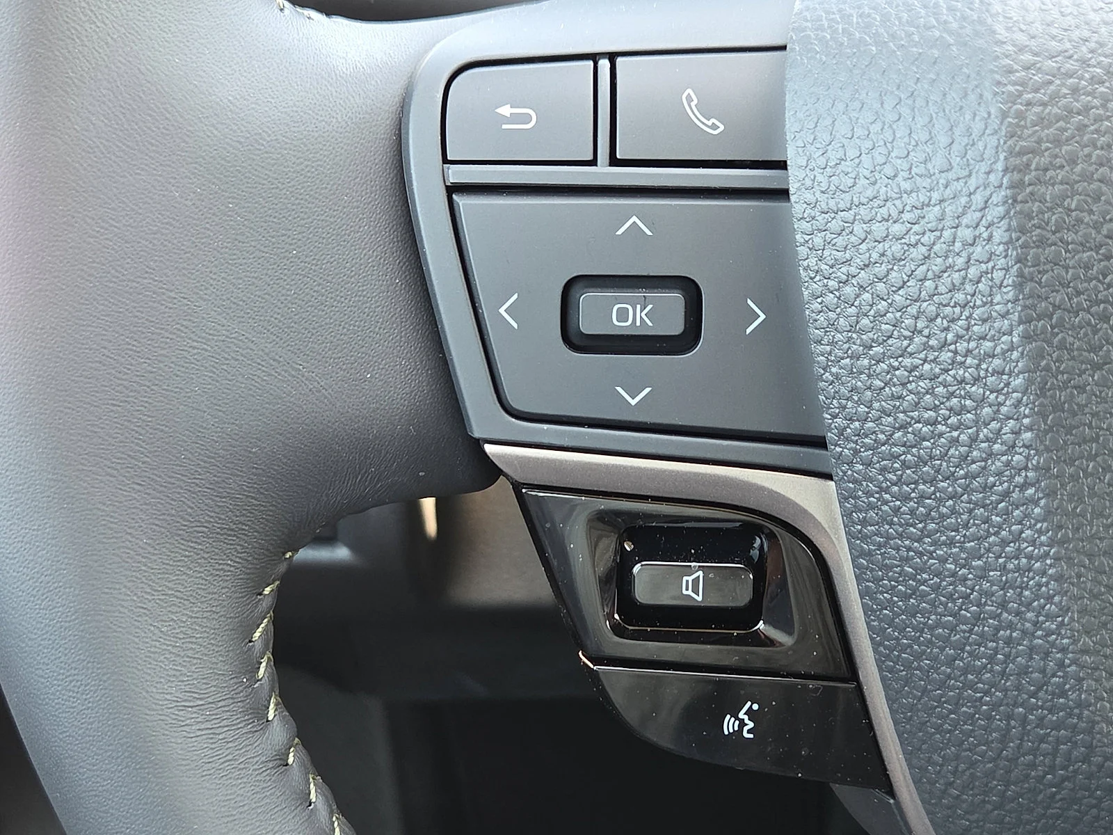 2026 Toyota Camry XLE - Photo 12