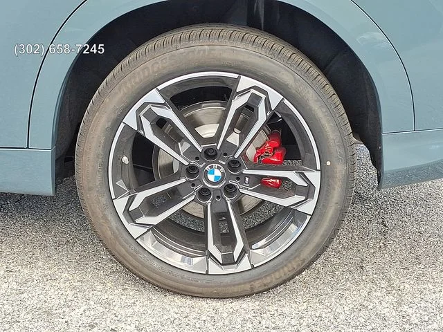Used 2026 Cape York Green Metallic BMW xDrive28i image 8