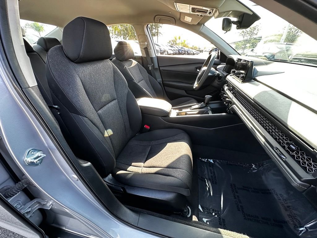 Used 2023 Silver Honda LX image 14