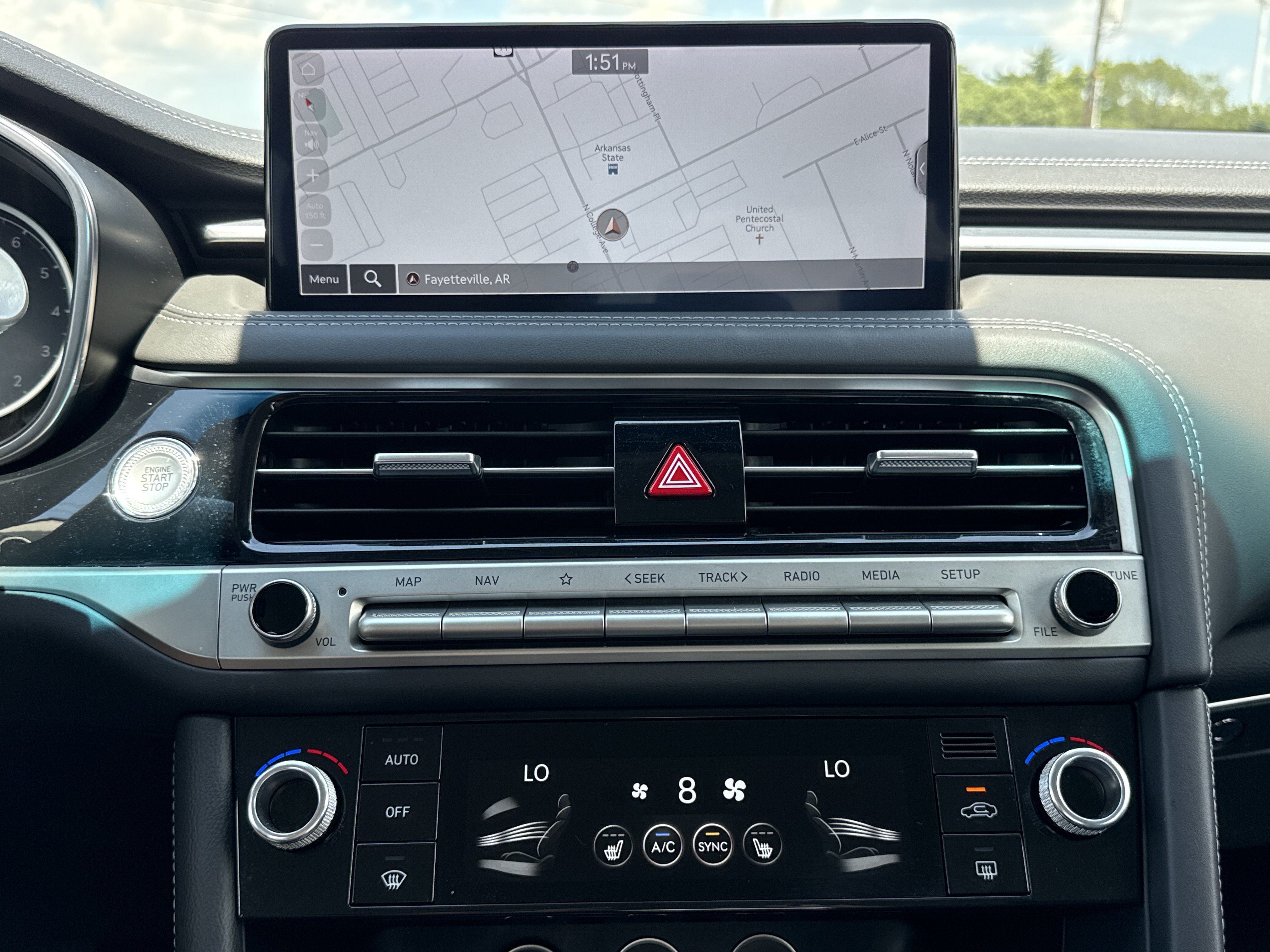 2025 GENESIS G70 Standard - Photo 15