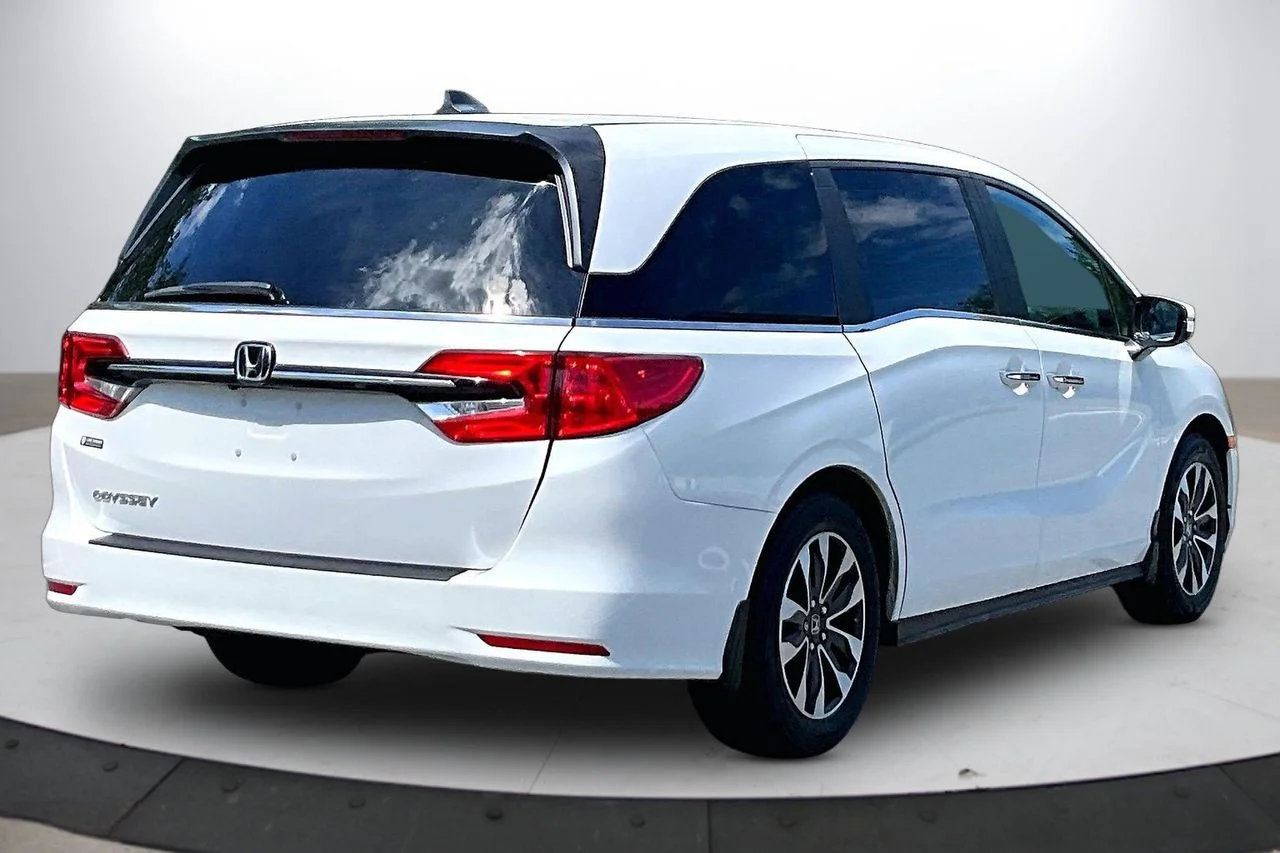 Used 2023  Honda EX-L image 9