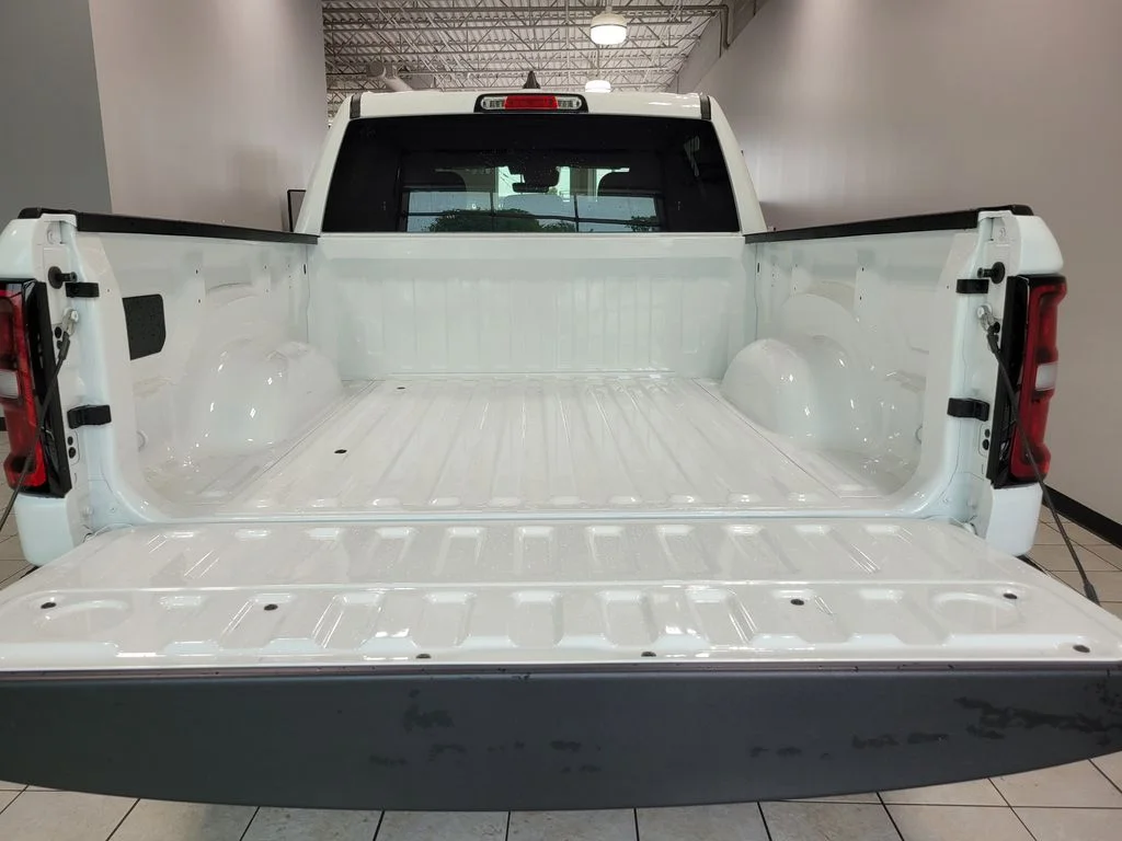 New 2026 Bright White Clear-Coat Exterior Paint RAM Big Horn/Lone Star image 8