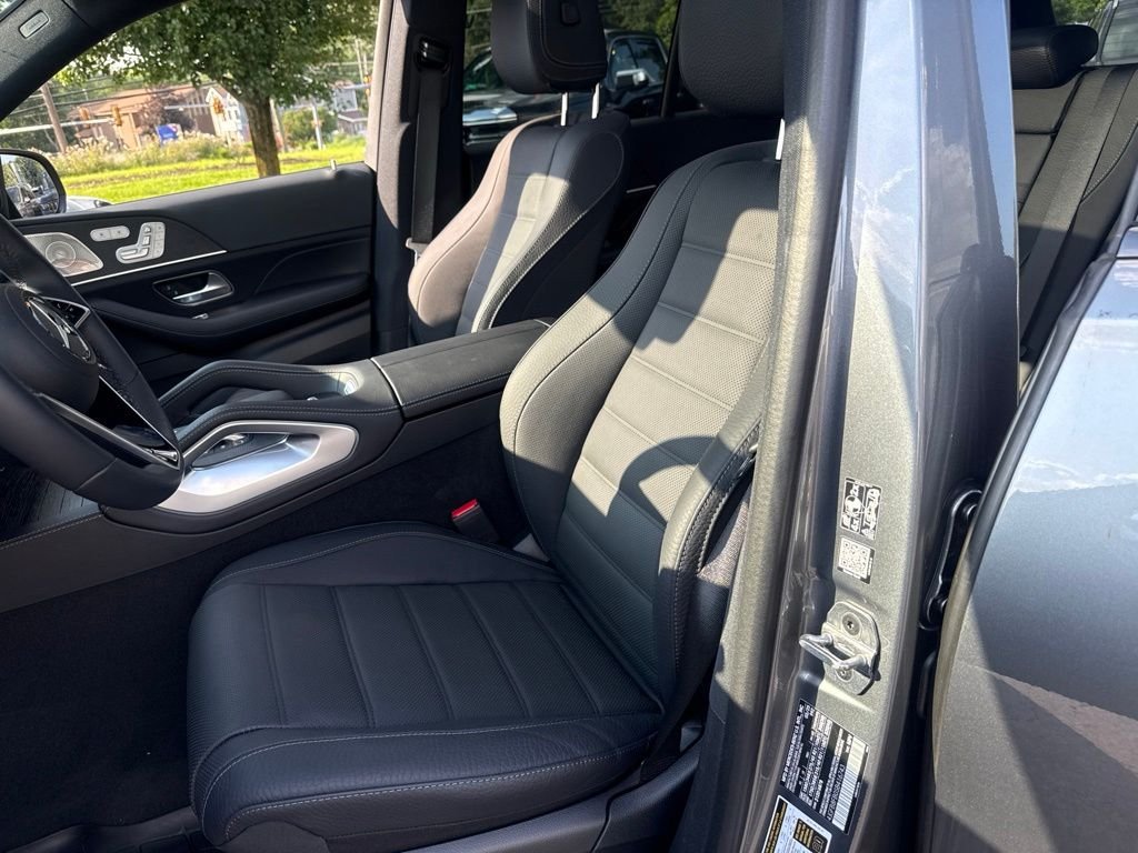 Used 2025 Selenite Gray Metallic Mercedes-Benz GLE 580 image 14
