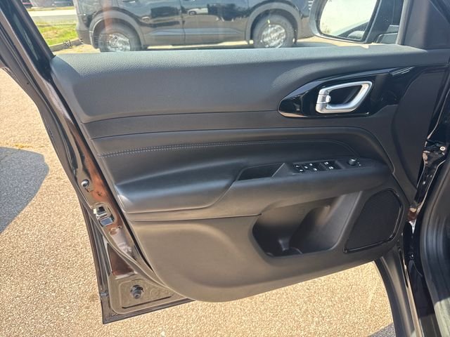 Used 2025 Black Jeep Latitude image 12