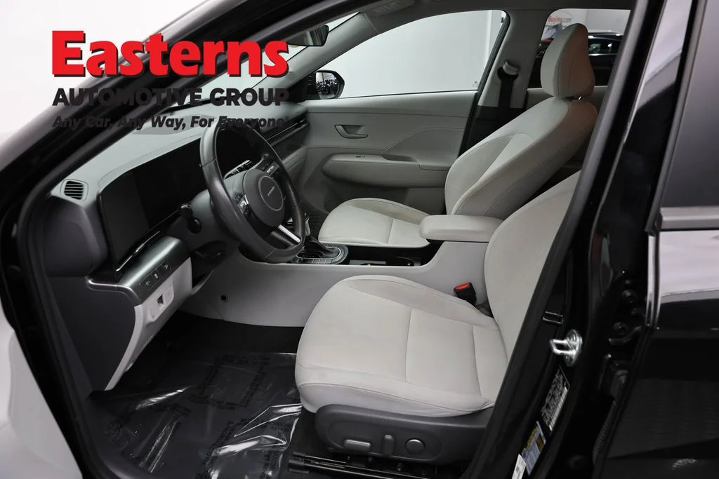 Used 2024 Black Hyundai SEL image 12