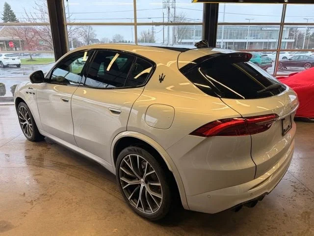 Certified Used 2023 Bianco Astro Metallic Maserati Modena image 4