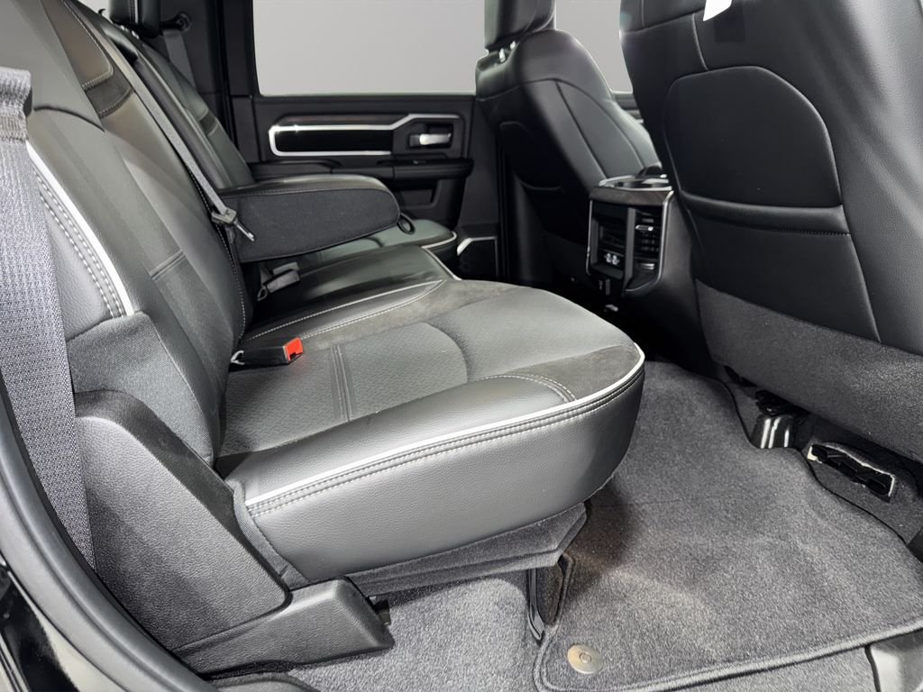 New 2025 Diamond Black Crystal Pearl-Coat Exterior Paint RAM Laramie image 18