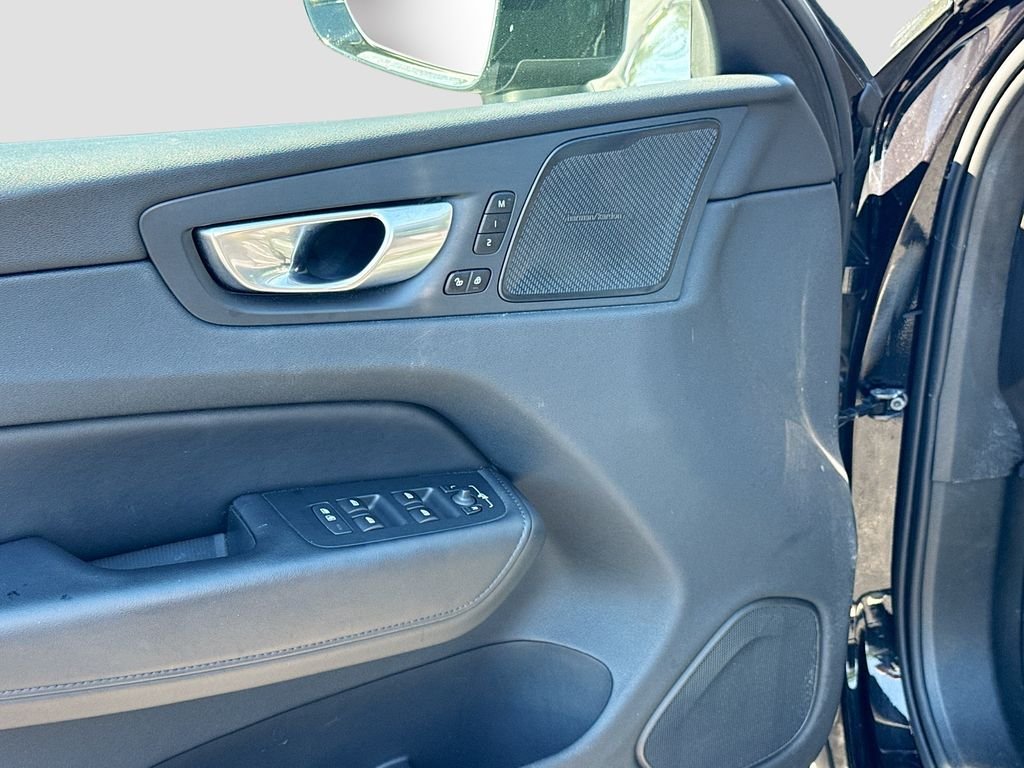 2024 Volvo XC60 Plus - Photo 15