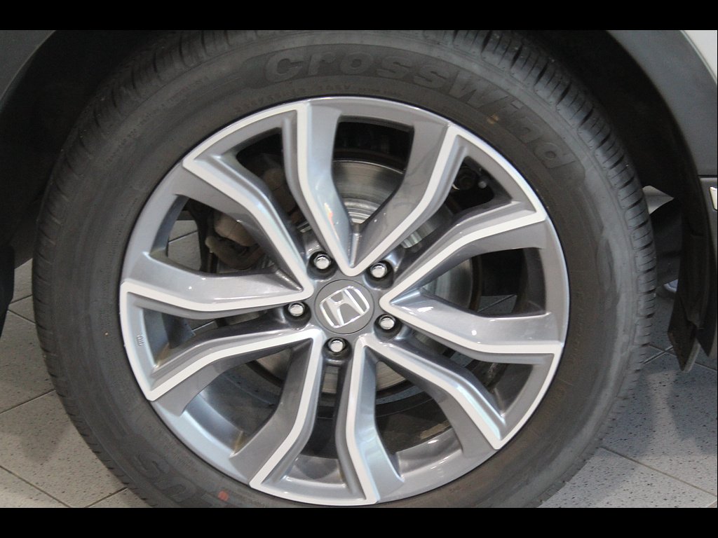 Used 2020 Lunar Silver Metallic Honda Touring image 11