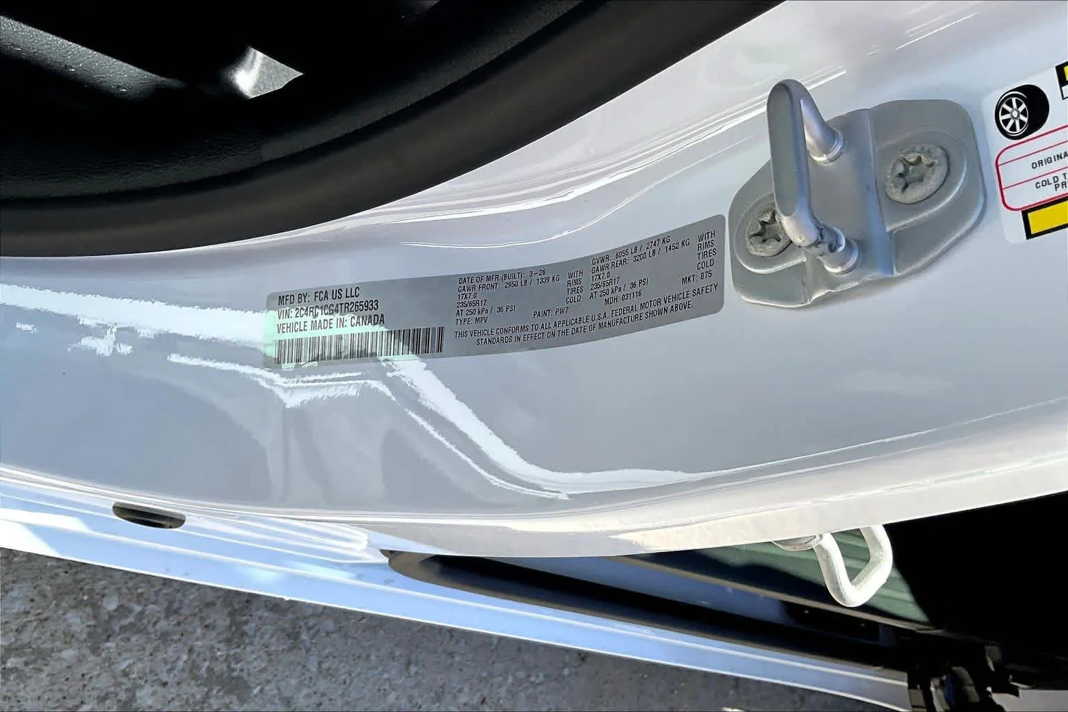 New 2026 Bright White Clearcoat Chrysler LX image 21