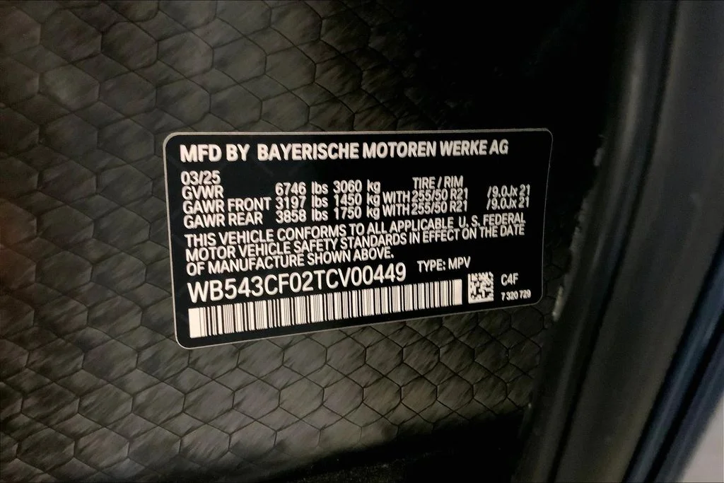 2026 BMW iX 45 - Photo 9