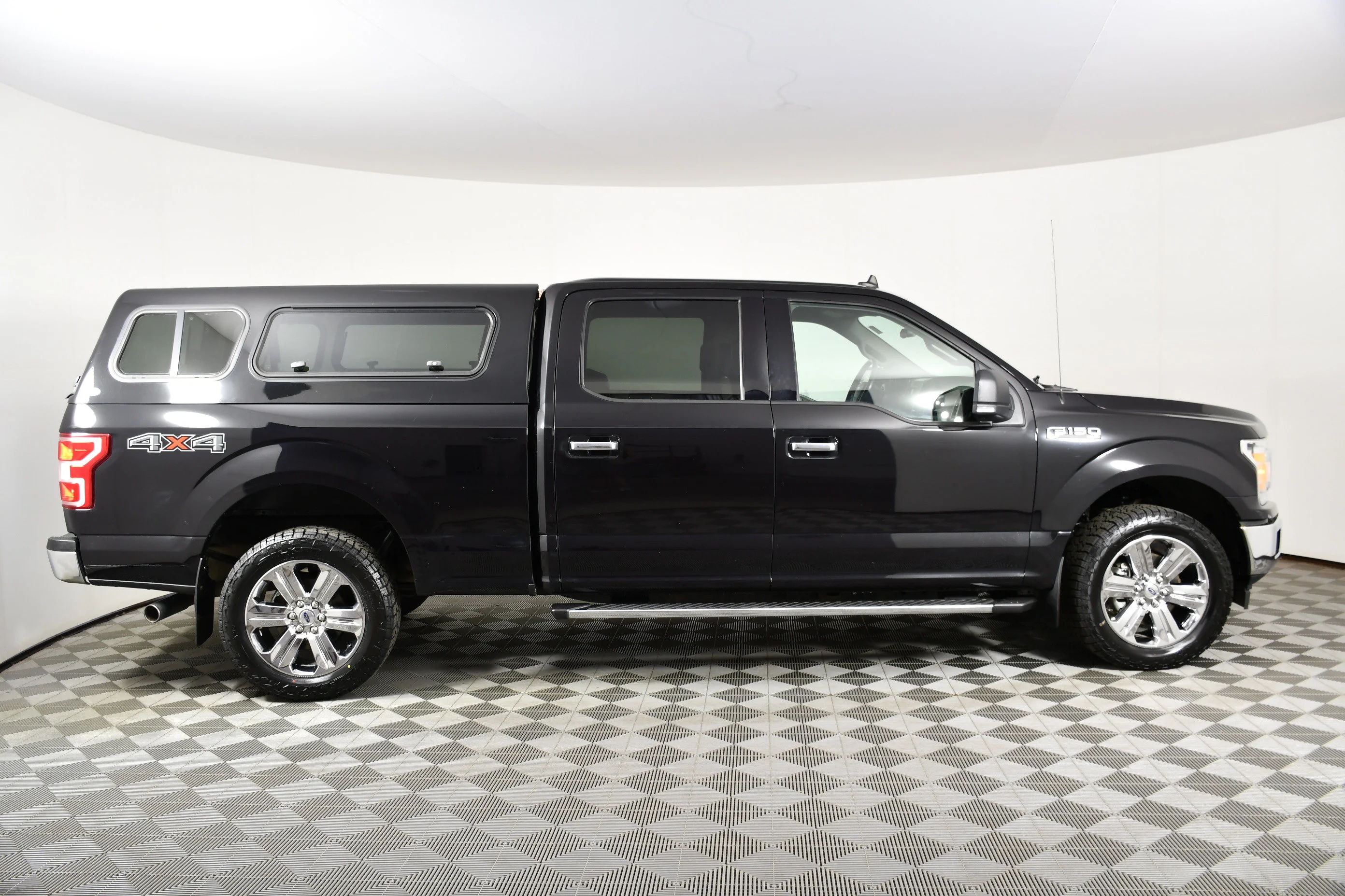 Used 2019 Black Metallic Ford XLT image 5
