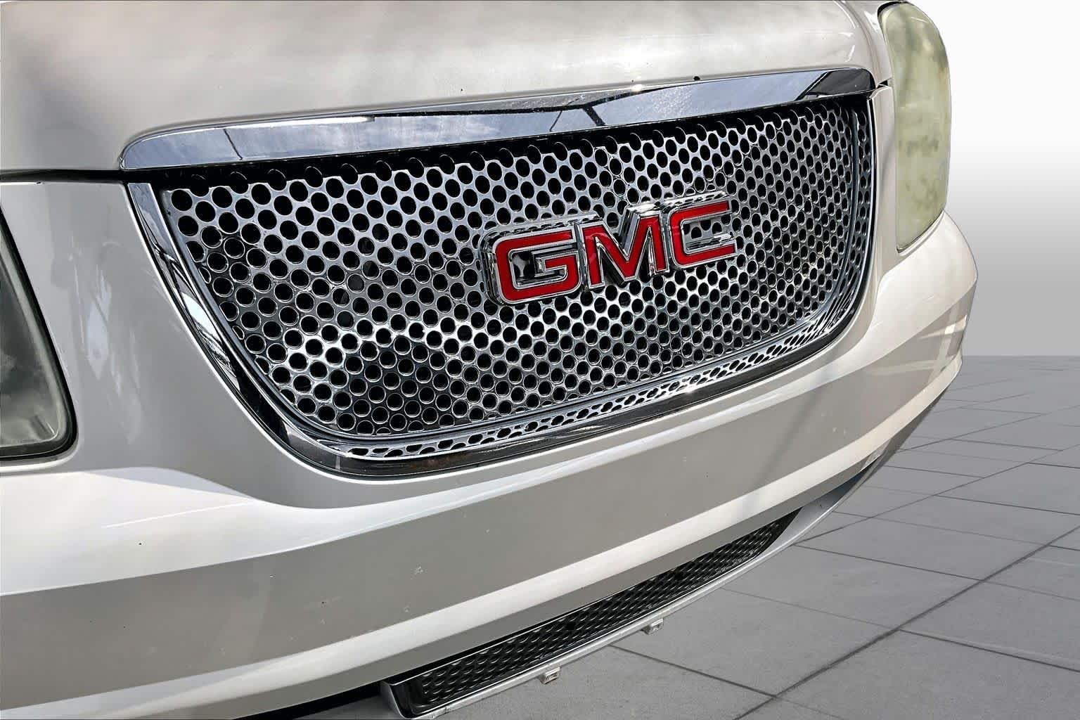Used 2012 White Diamond Tricoat GMC Denali image 29