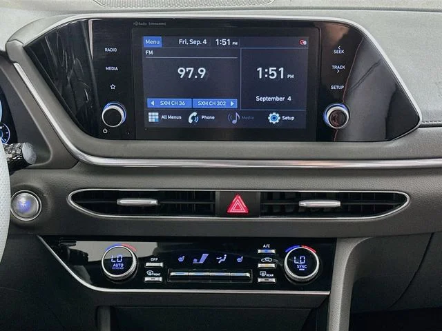 Certified Used 2021 Black Hyundai SEL Plus image 15