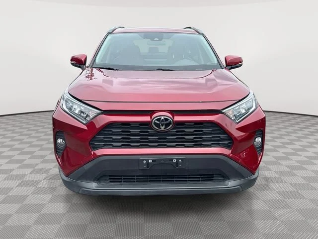 Used 2021 Red Toyota XLE Premium image 2