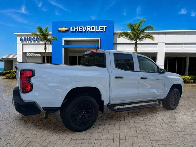 New 2026 Summit White Chevrolet WT image 7