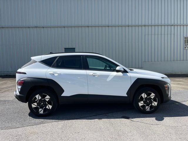 Used 2024 White Hyundai SEL image 4