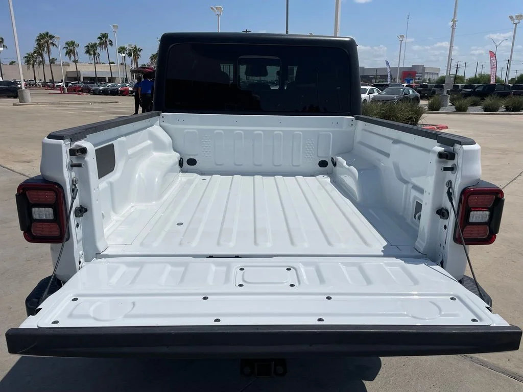 Used 2026 White Jeep Mojave image 8