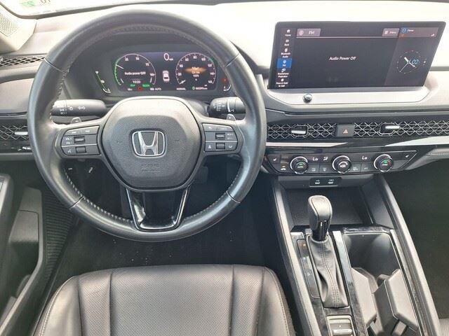 Used 2023 Platinum White Pearl Honda EX-L image 21