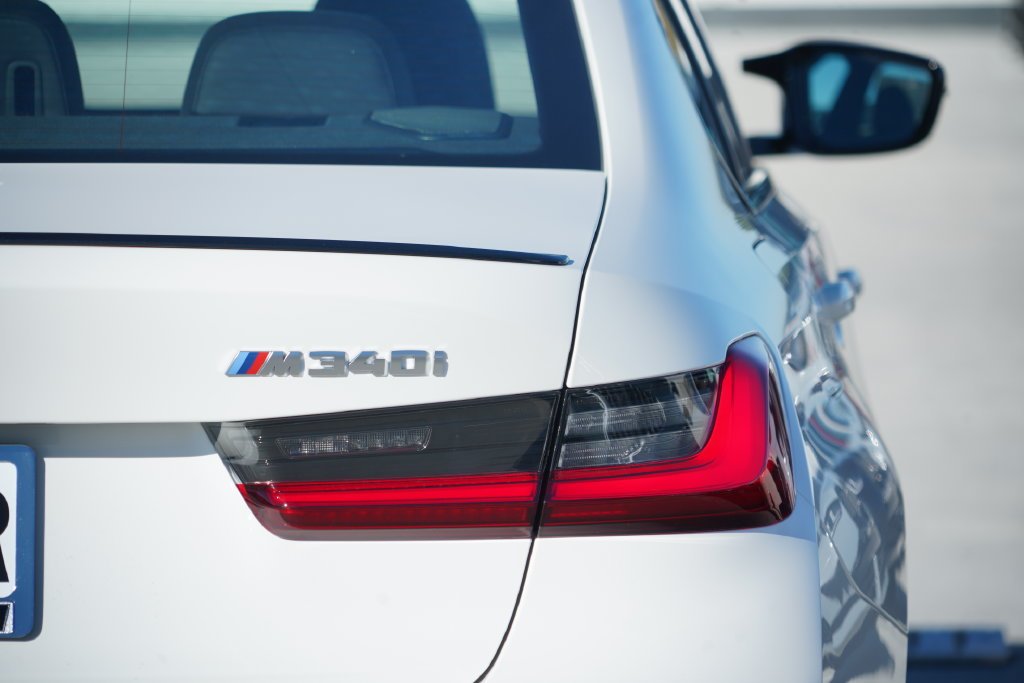 New 2026 Alpine White BMW M340i image 7