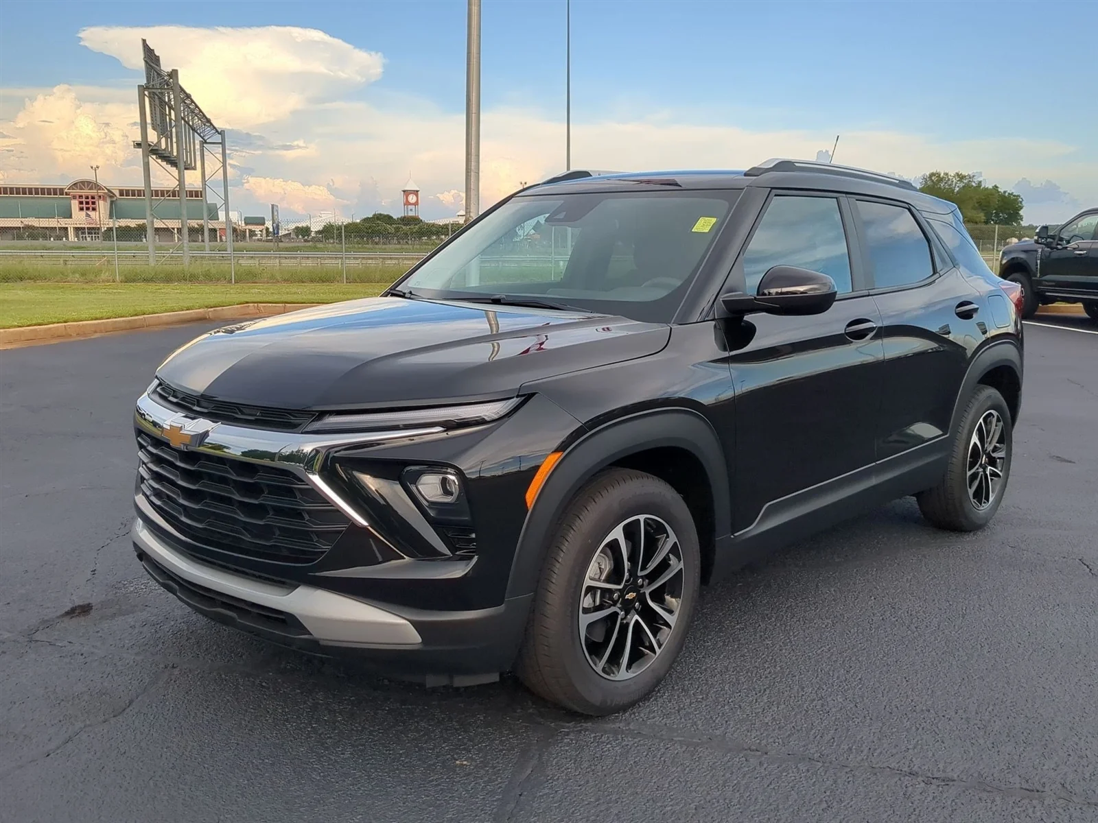 New 2026 Mosaic Black Metallic Chevrolet LT image 28