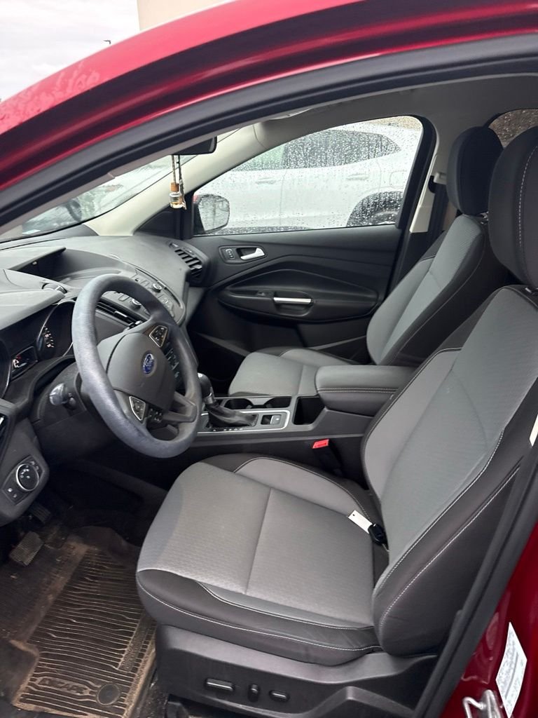 Used 2017 Ruby Red Metallic Ford SE image 12