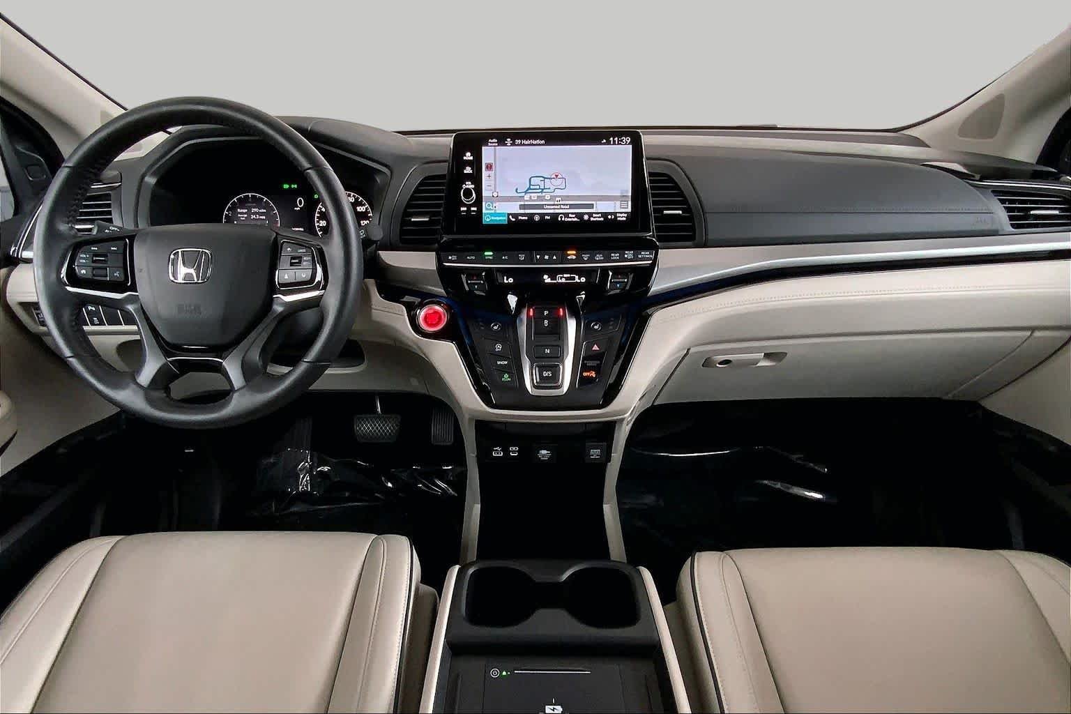 Used 2025 Modern Steel Metallic Honda Touring image 16