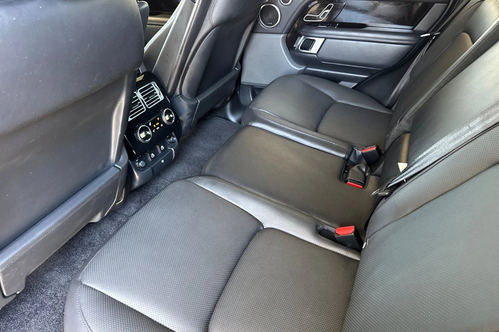 Used 2022 Fuji White Land Rover Westminster image 15