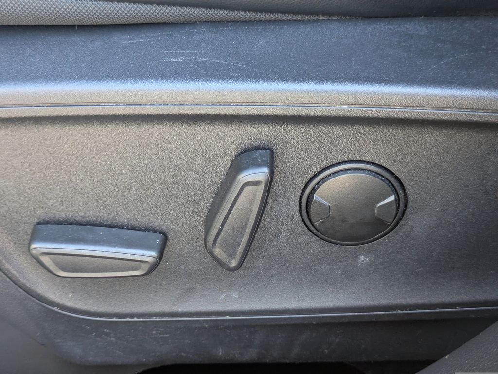 Used 2024 Gray Ford ST-Line image 21