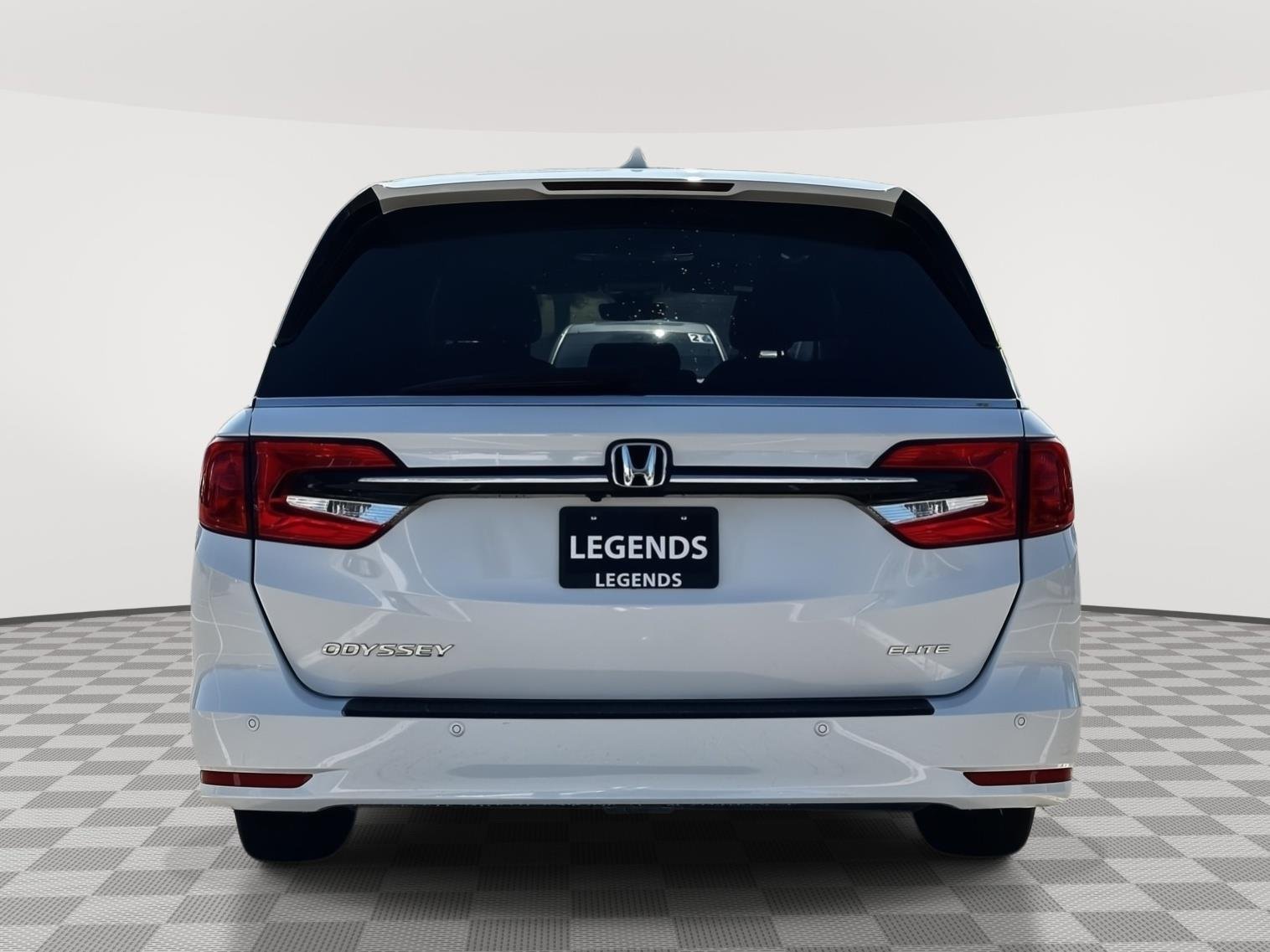 Used 2024 Platinum White Pearl Honda Elite image 5