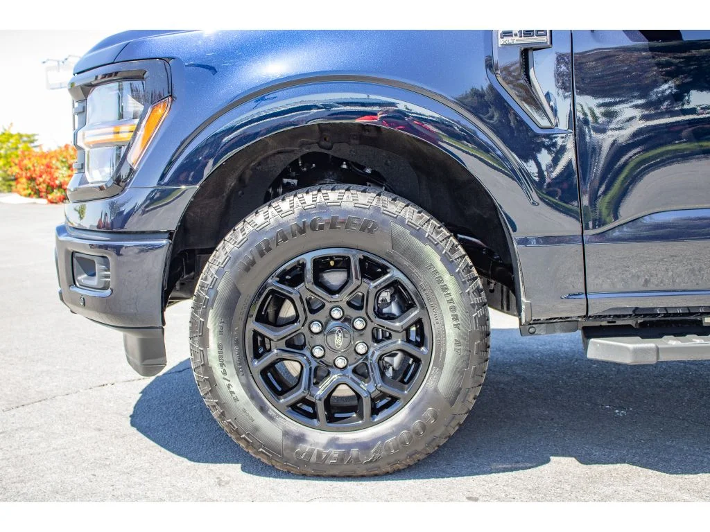 Used 2026 Antimatter Blue Metallic Ford XLT image 5