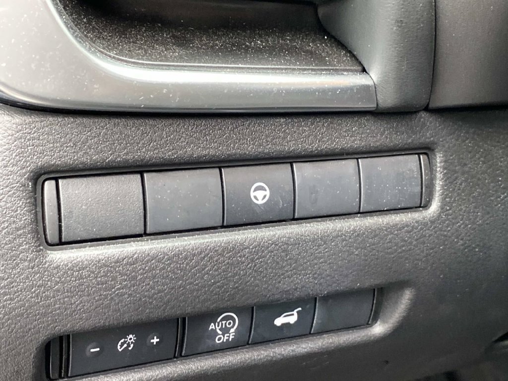 2024 Nissan Rogue SV - Photo 27