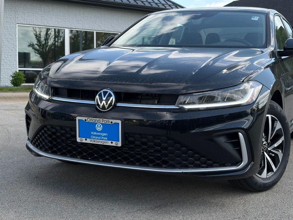 New 2026 Deep Black Pearl Volkswagen 1.5T S image 3