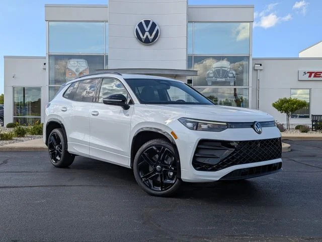 New 2026 White Volkswagen 2.0T SE R-Line Black image 1