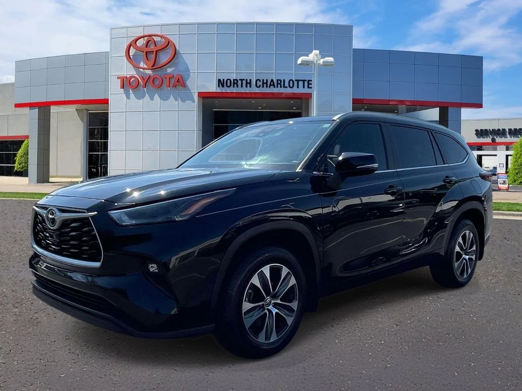 Used 2024 Black Toyota XLE image 4