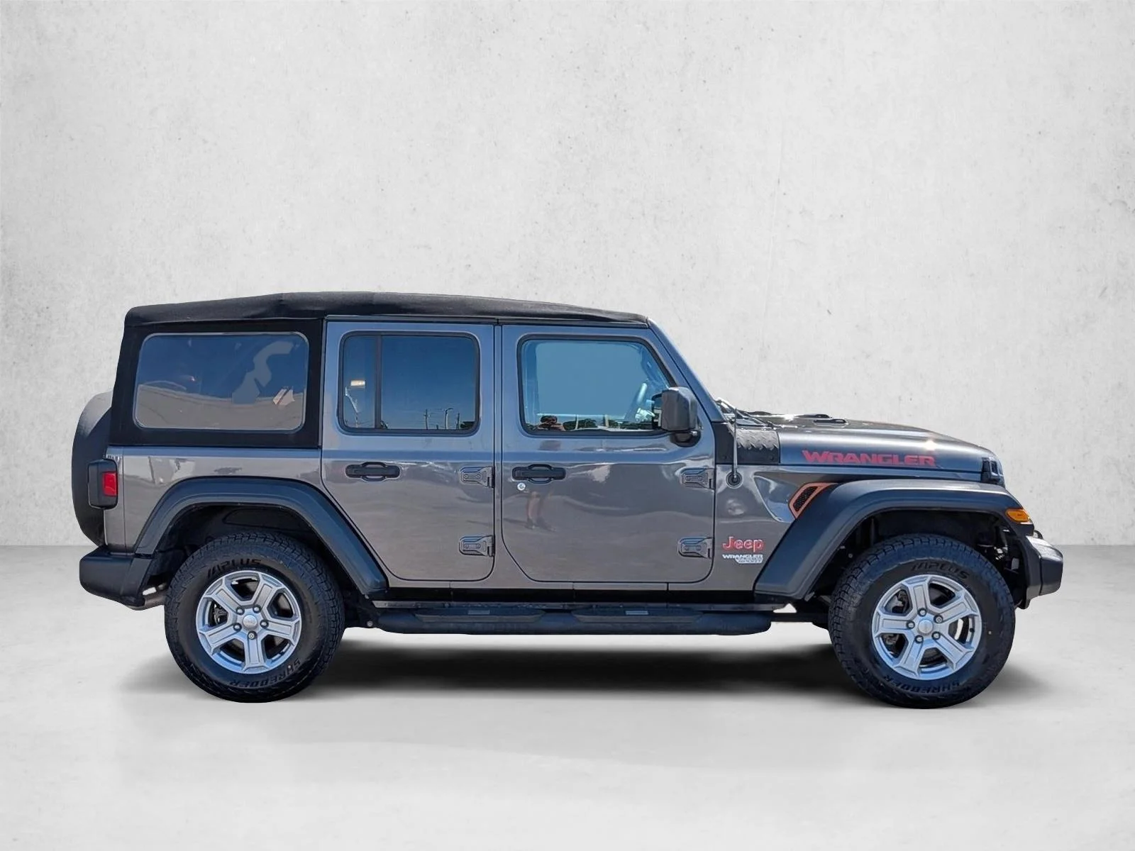 Used 2019 Granite Crystal Metallic Clearcoat Jeep Sport S image 4