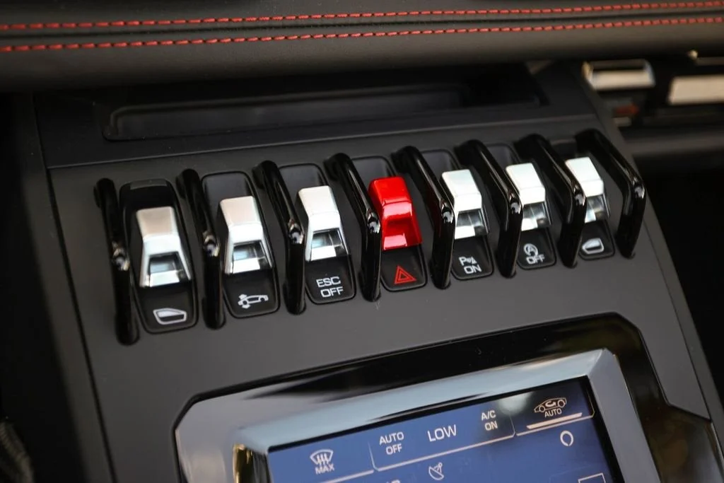 Used 2020 Nero Noctis Lamborghini Base image 38