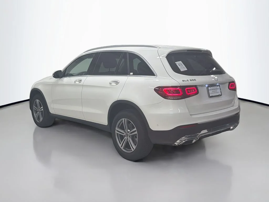 Used 2022 White Mercedes-Benz GLC 300 image 3