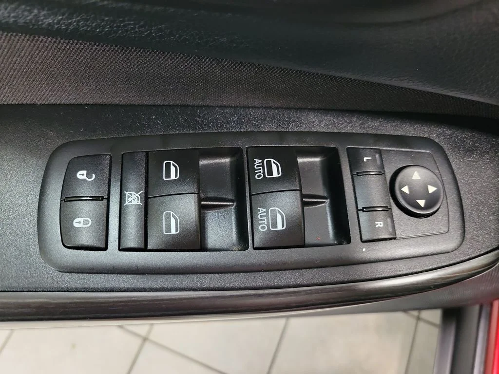 Used 2015 Red Jeep Latitude image 28
