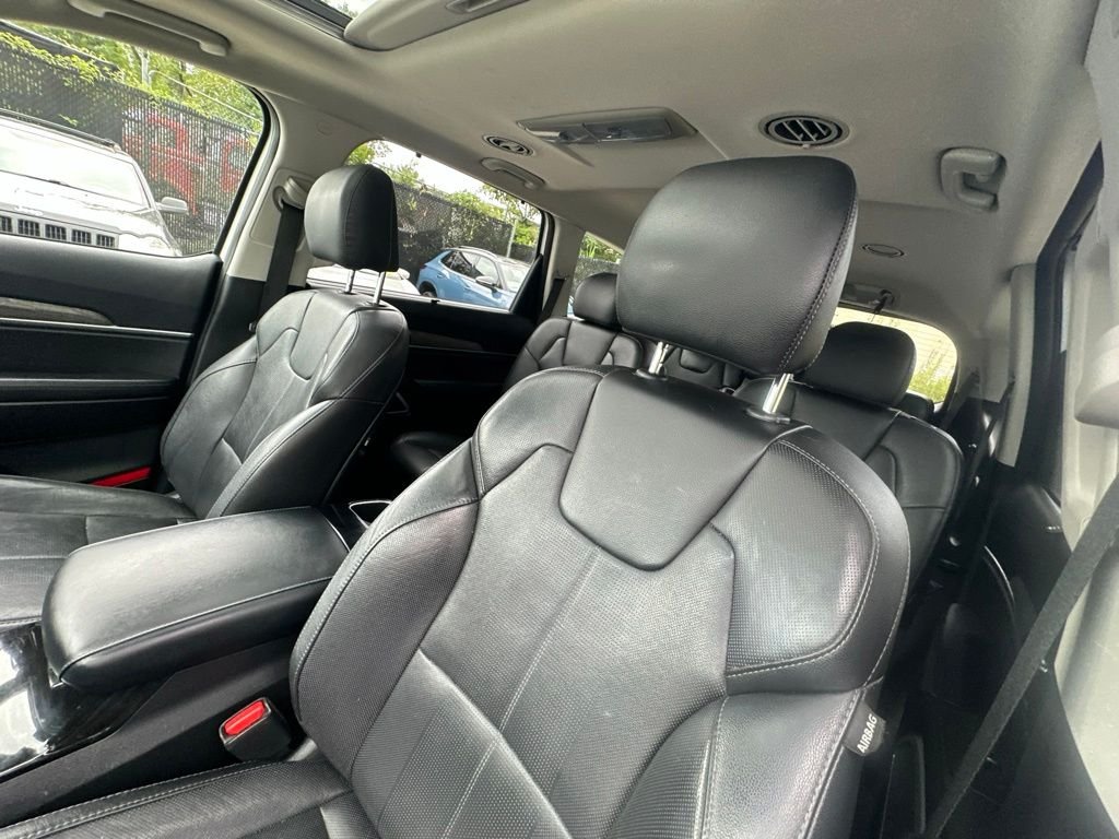 Used 2020 White Kia EX image 11