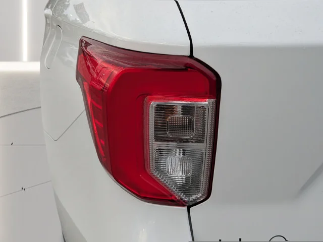 Used 2022 White Ford XLT image 8