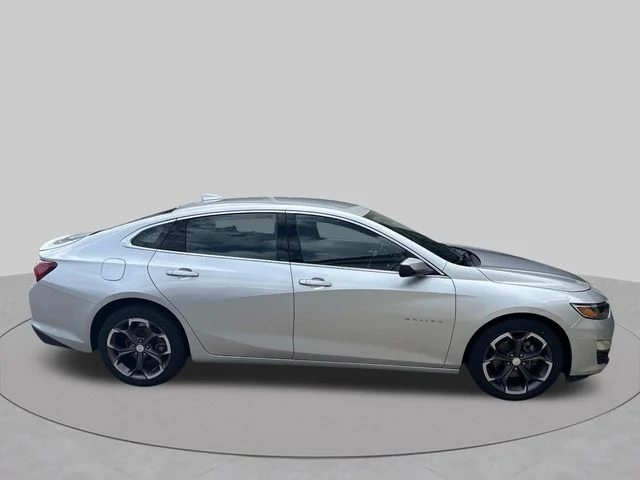 Used 2022 Silver Chevrolet LT image 7