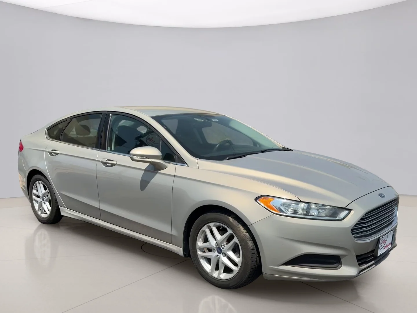 Used 2016 Gold Ford SE image 7